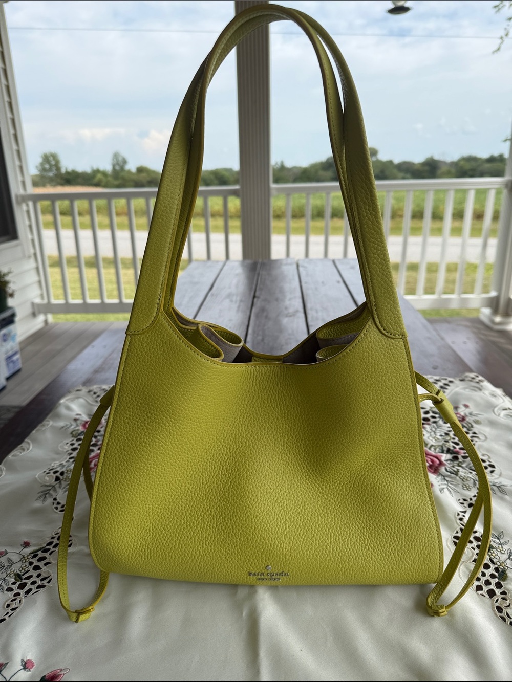 NWOT, kate spade Stash Medium Carryall Leather Shoulder Bag Star Fruit Lime